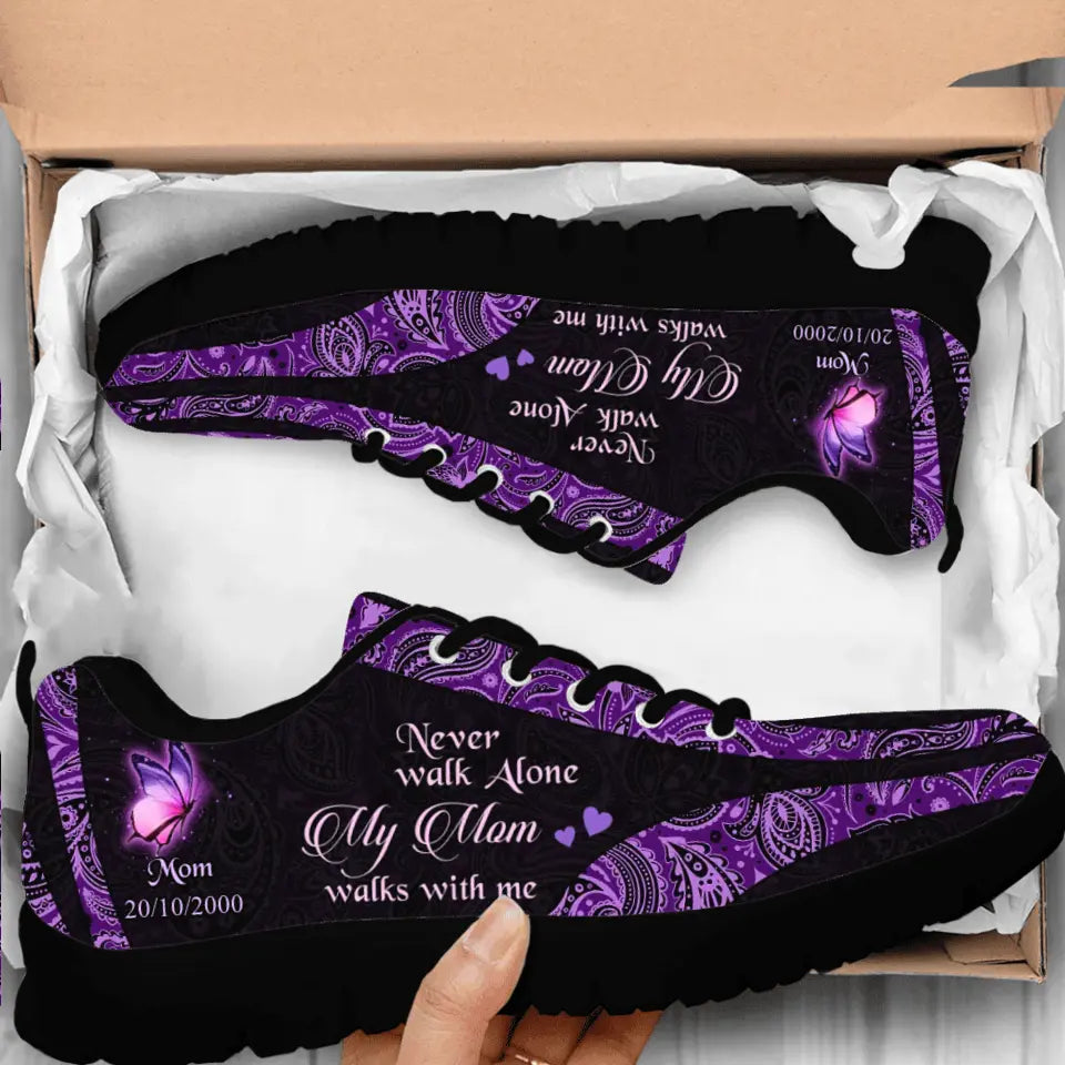 Zapatillas conmemorativas personalizadas - Idea de regalo conmemorativo para la familia - Nunca caminas solo