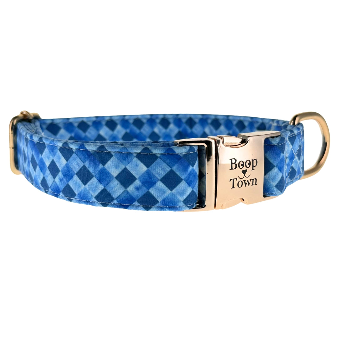 Collier pour chien Boop Town en coton doux – Anti-nœuds et noyau en nylon durable – Boucle à dégagement rapide en métal – Ajustable pour chiens de petite, moyenne et grande taille (XL) – Accents dorés