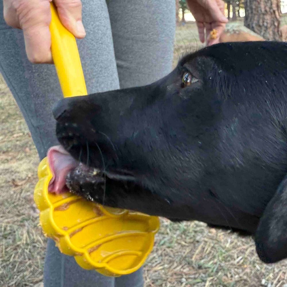 eStick Juguete interactivo de enriquecimiento de mano para perros - Lick Stick | Fabricado en EE. UU.