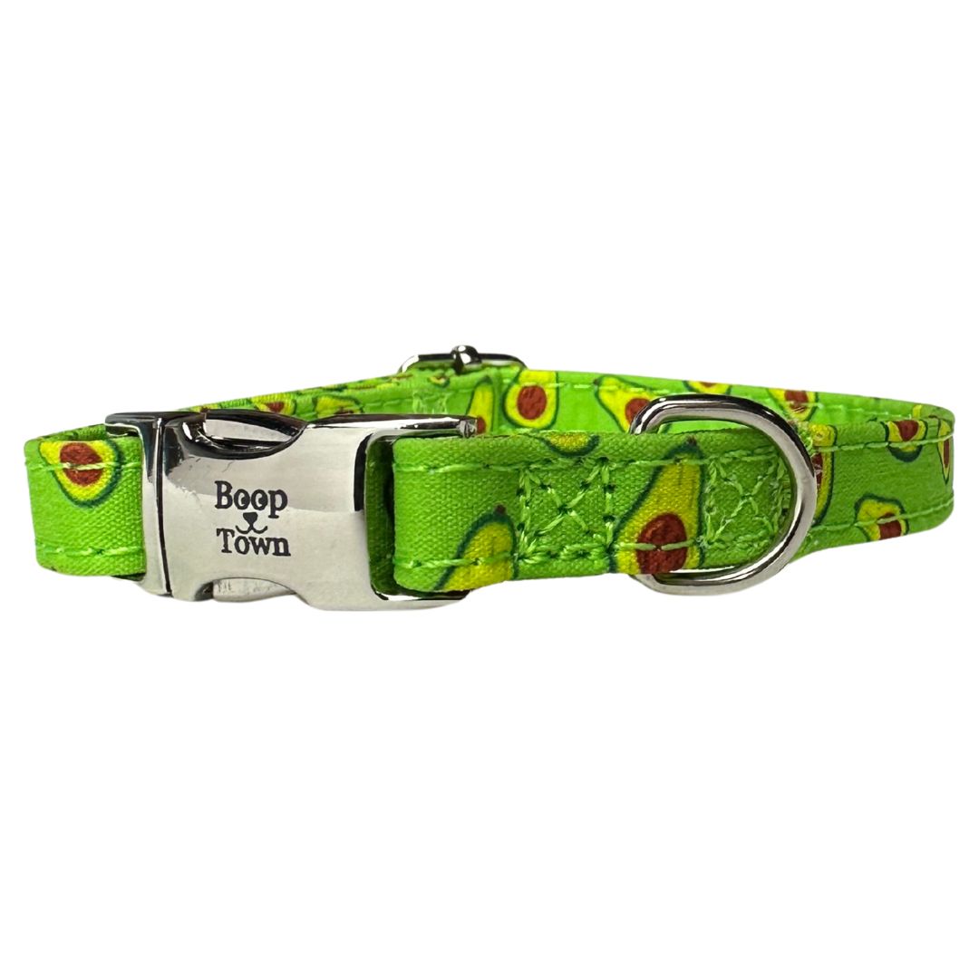 Collier pour chien Boop Town en coton doux – Anti-nœuds et noyau en nylon durable – Boucle à dégagement rapide en métal – Ajustable pour chiens de petite, moyenne et grande taille (XL) – Accents dorés
